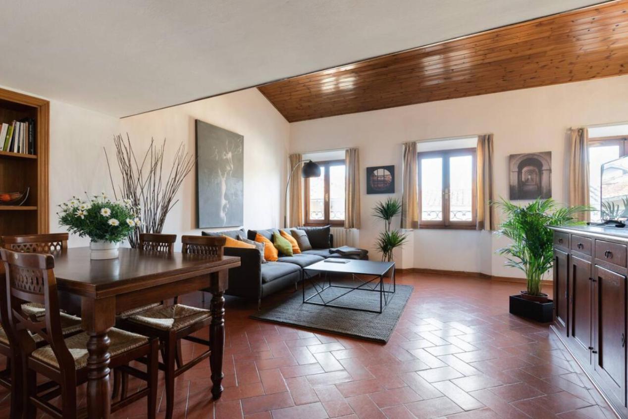 Via Ricasoli Apartment, Next To Accademia